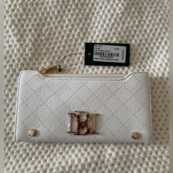 Badgley Mischka Handbags - Badgley Mischka White Quilted Card Wallet - NWT
